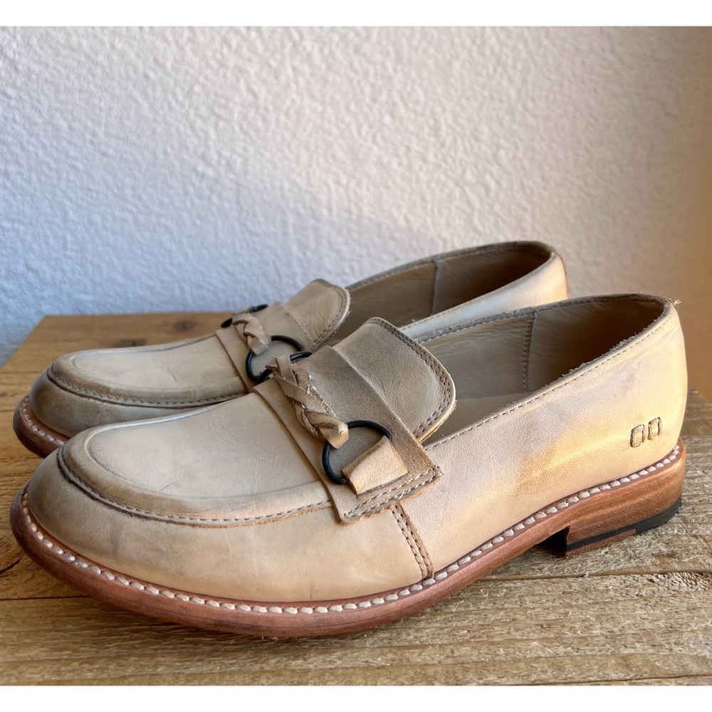 Classic Women's Leather Loafer in Beige - Stylish Everyday Slip-On